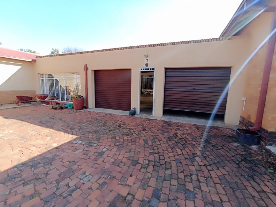 3 Bedroom Property for Sale in Bult West North West